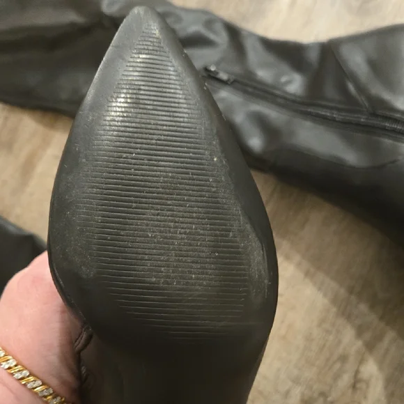 Steve Madden " Vava" Black Thigh High Baddie Boots with Side Zipper - Picture 4 of 6